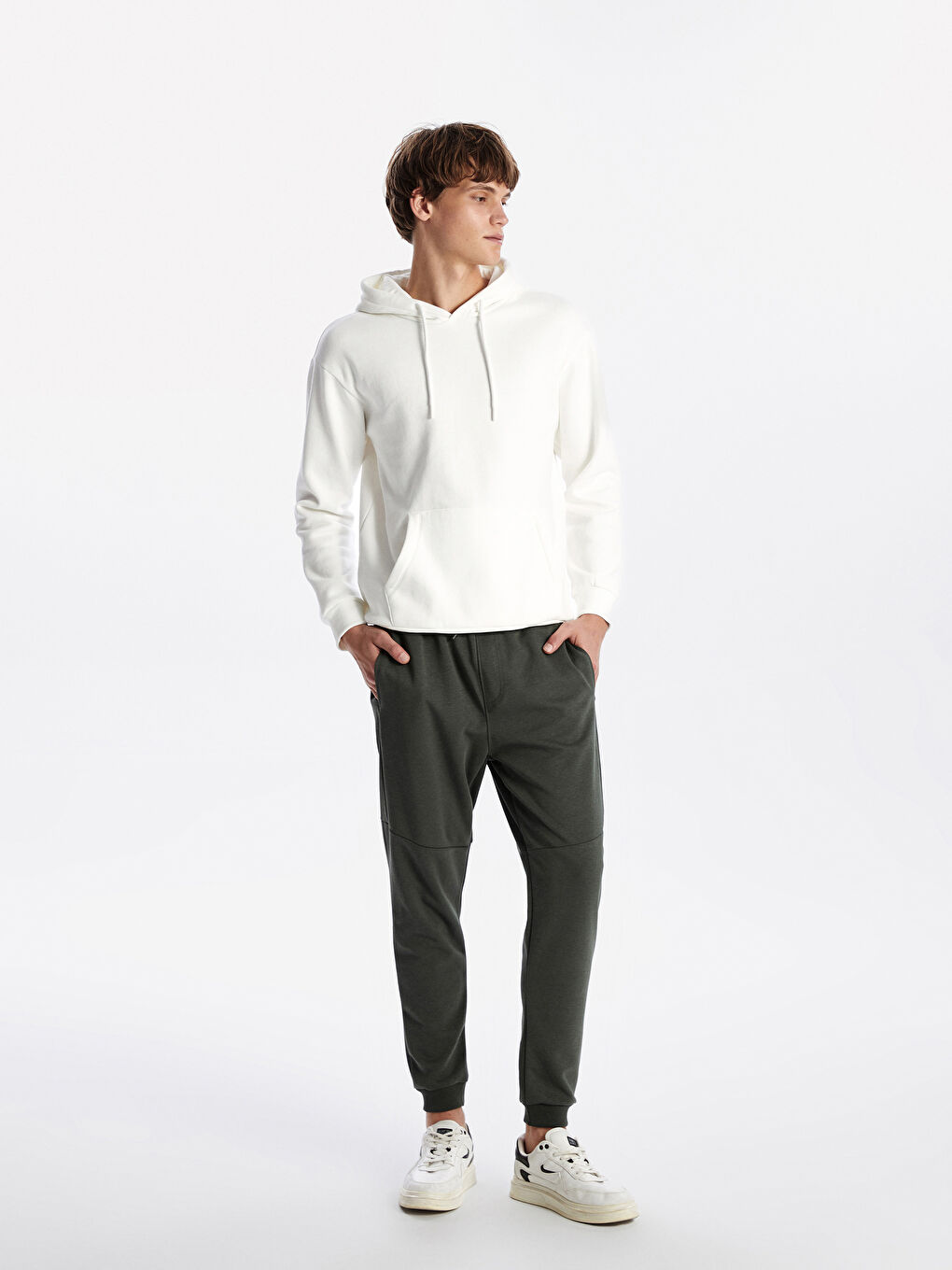 Slim Fit Men s Jogger Sweatpants W42346Z8 RUT W42346Z8 RUT LC Waikiki
