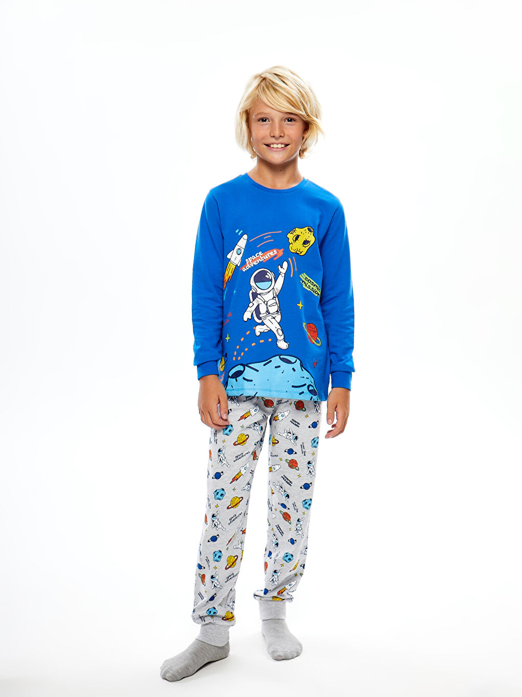 Ensemble de pyjama pour garcon a manches longues et col rond W43645Z4 HGU W43645Z4 HGU LC Waikiki