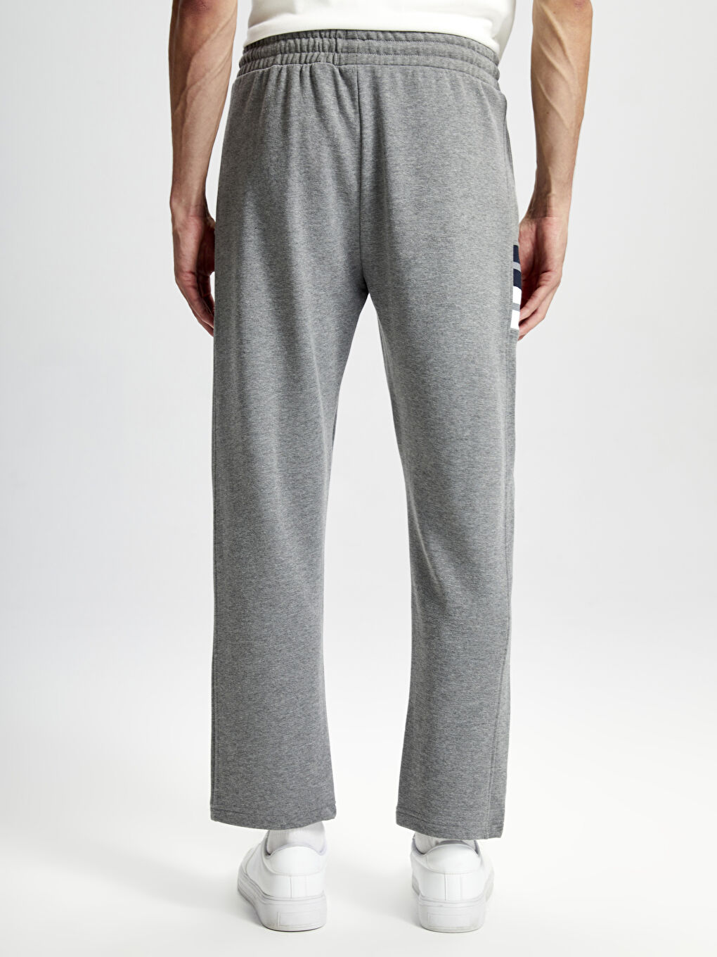 Standard Fit Men s Sweatpants W43647Z8 LAL W43647Z8 LAL LC Waikiki