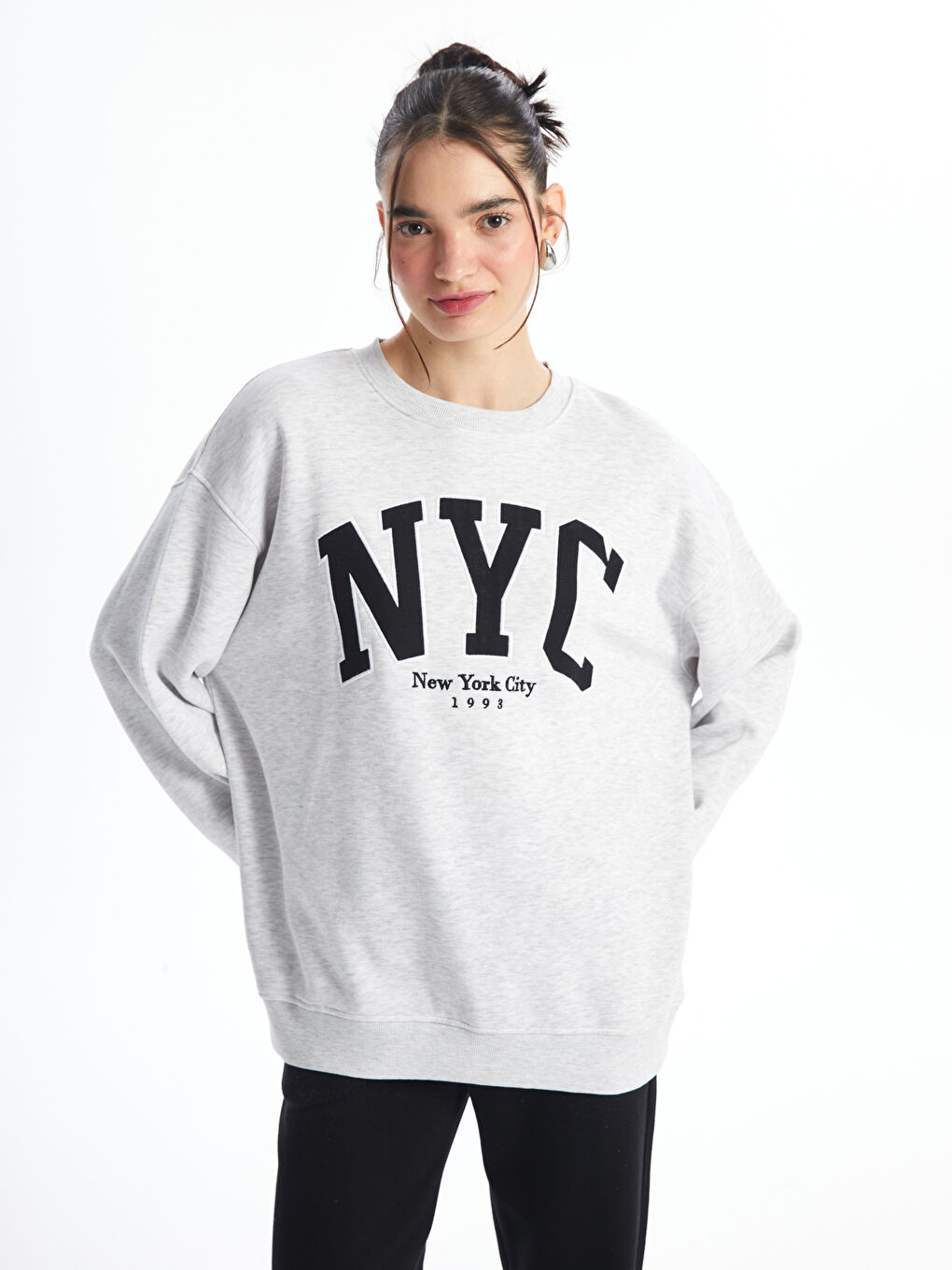 多様な Crew Neck Embroidered Oversize Women's Sweatshirt -W46709Z8 ウェア
