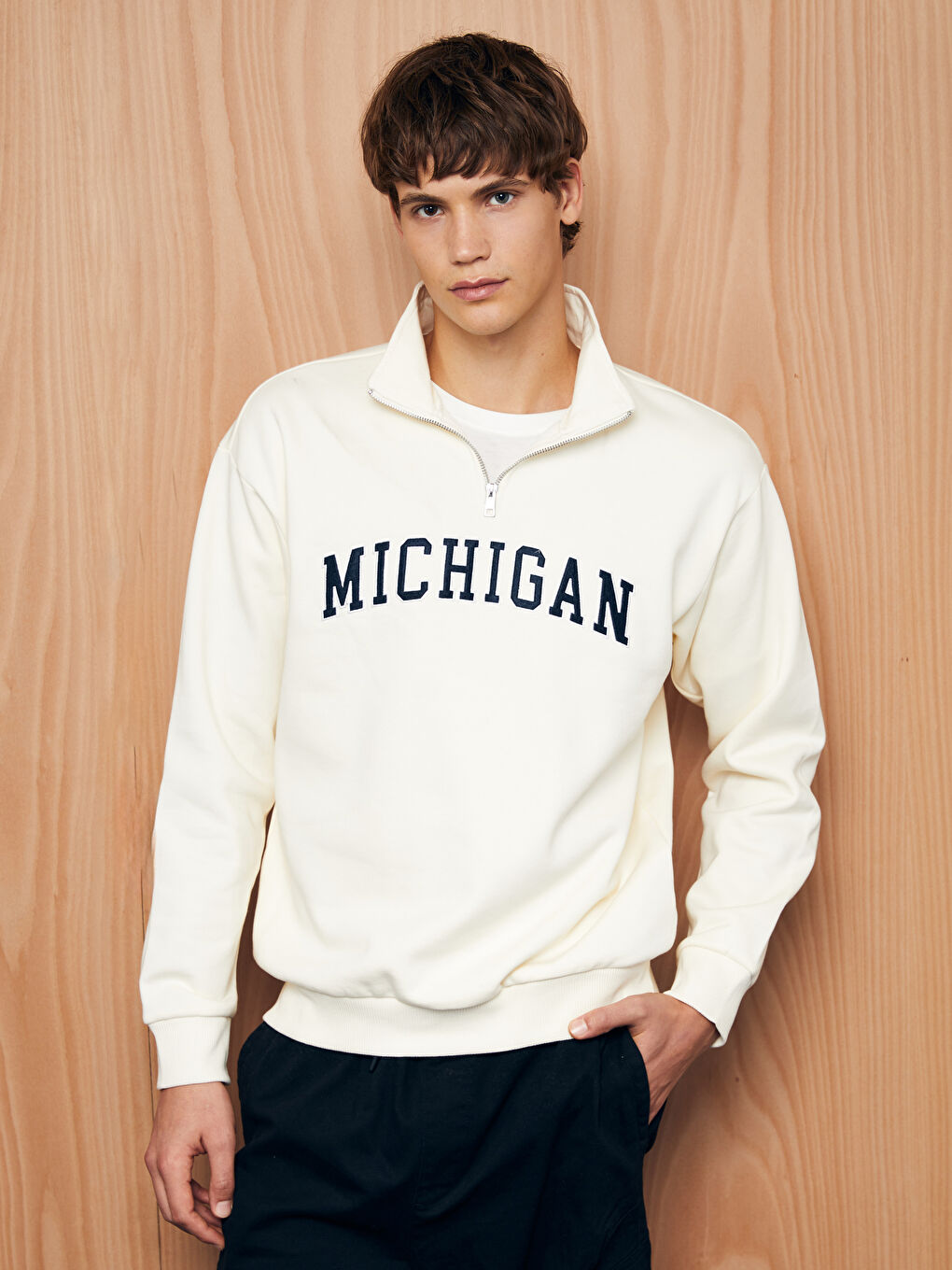 Long sleeve sweatshirt with collar sale
