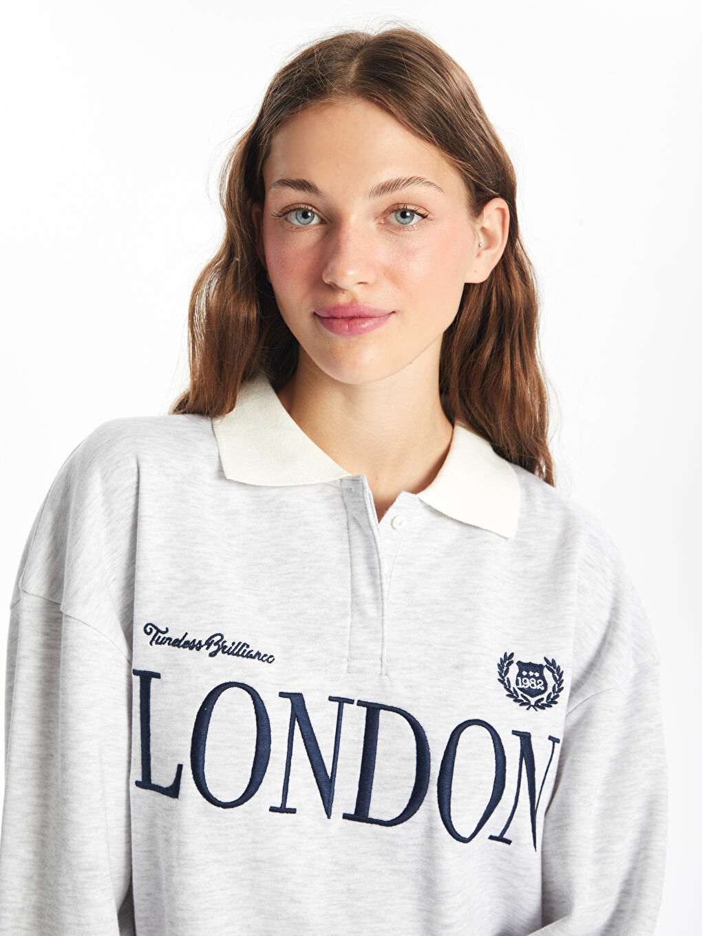 Polo Collar Embroidered Oversize Women's Sweatshirt Polo Collar Embroidered Oversize Women's Sweatshirt