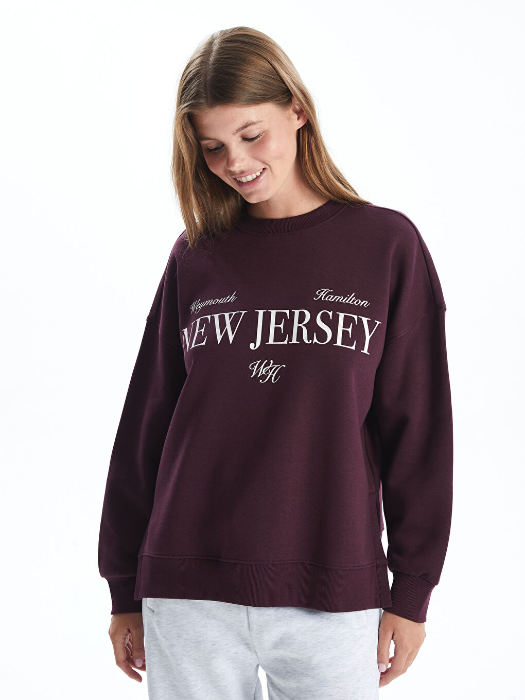 Crew Neck Printed Oversize Women s Thick Sweatshirt W4CA64Z8 HQT W4CA64Z8 HQT LC Waikiki
