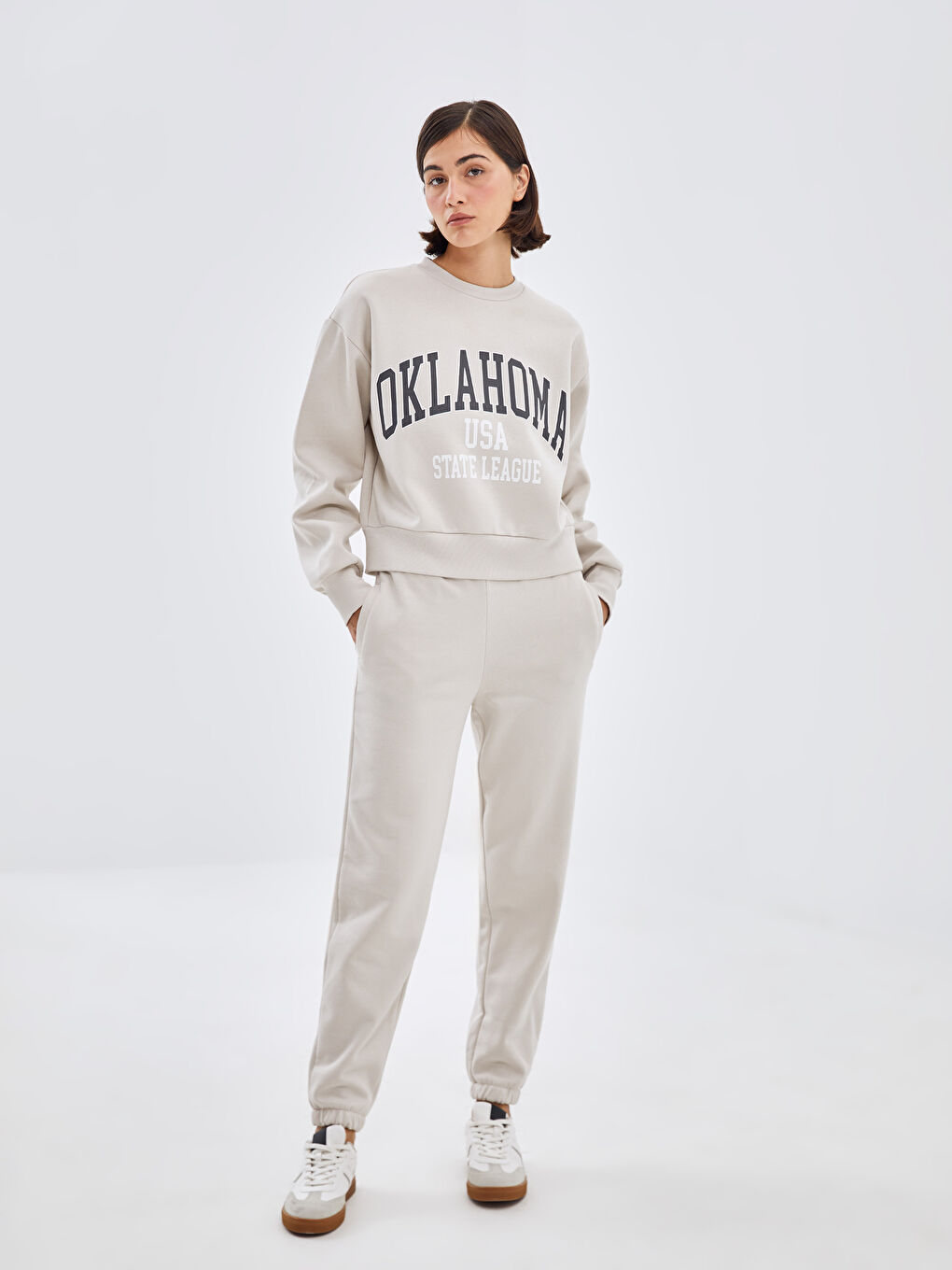 Elastic Waist Women s Thick Jogger Sweatpants W4CB63Z8 FXP W4CB63Z8 FXP LC Waikiki