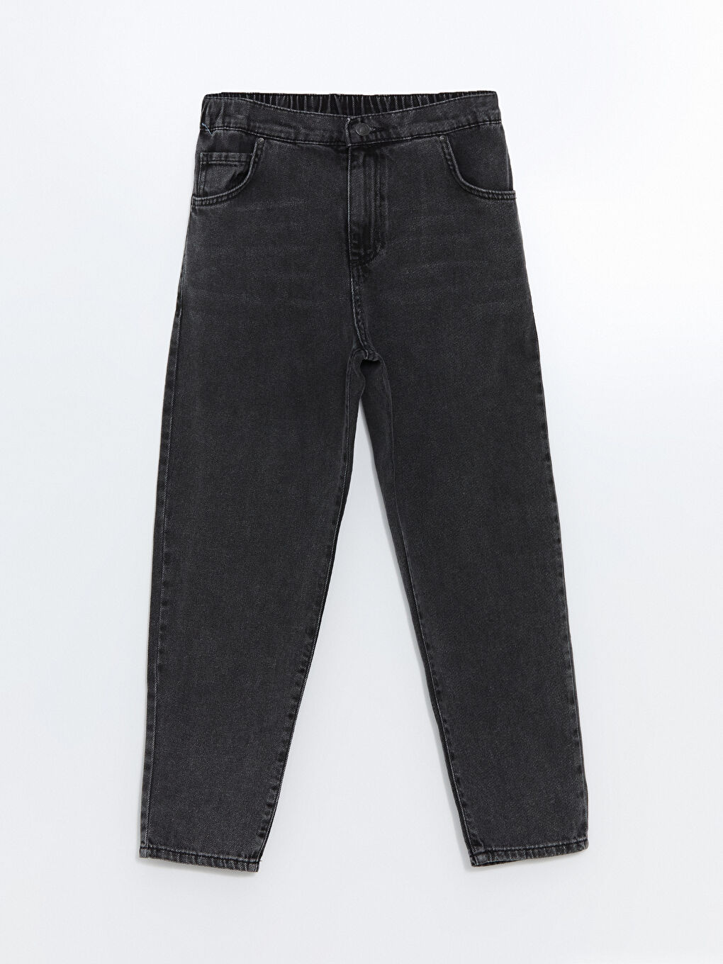 Outfit mom jeans neri clearance