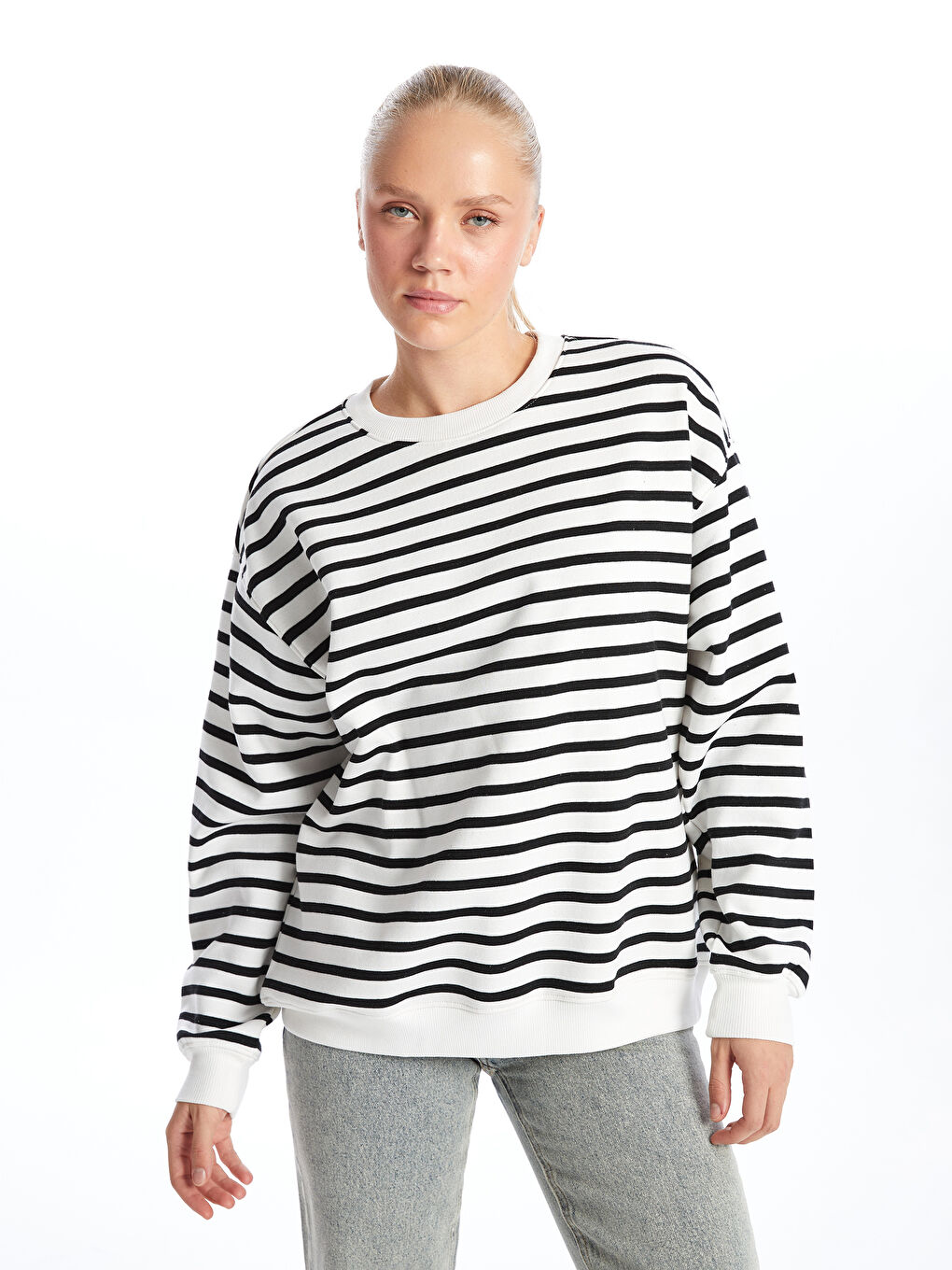 Crew Neck Striped Oversize Women s Thick Sweatshirt W4DK48Z8 R9J W4DK48Z8 R9J LC Waikiki