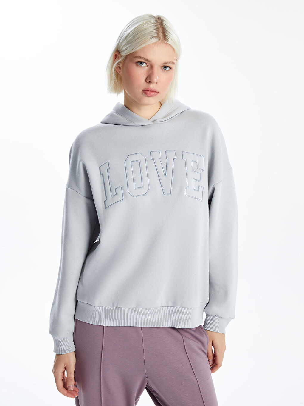 Embroidered Oversize Women s Thick Hoodie W4DO90Z8 YGE W4DO90Z8 YGE LC Waikiki