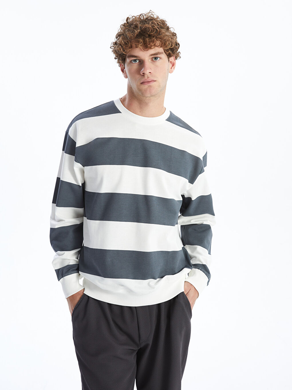 Crew Neck Long Sleeve Men's Sweatshirt with Color Block -S52823Z8-LE0 -  S52823Z8-LE0 - LC Waikiki