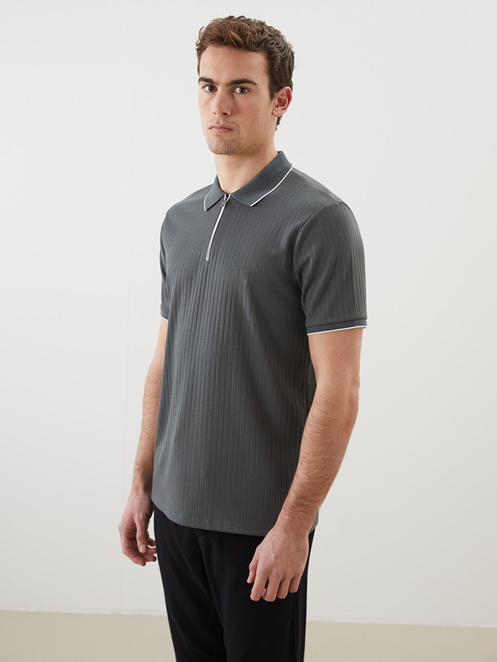 【大人カジュアル☆】Louis Vuitton ジッパーディテール Tシャツ サイドストラップTシャツ ｜ルイ・ヴィトン 公式サイト - 1A4PF6