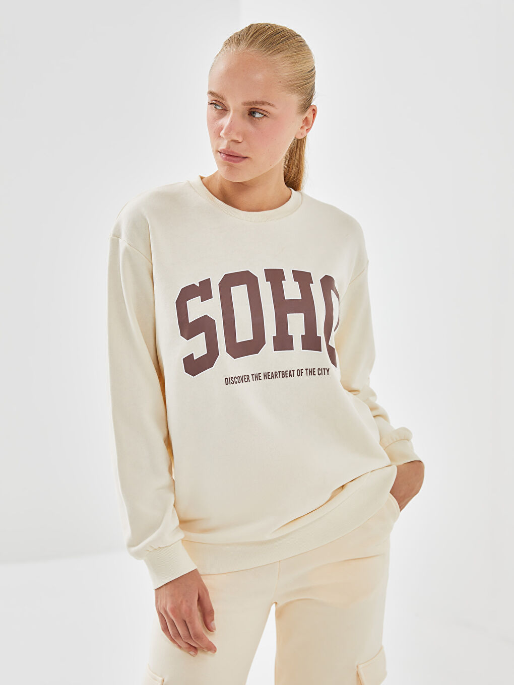 Bisiklet Yaka Soho Baskılı Kadın Sweatshirt -S59173Z8-YXD