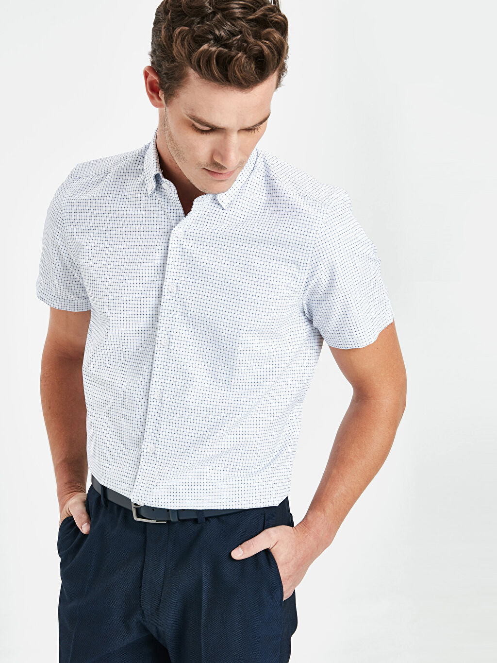Beyaz Slim Fit Armurlu Kisa Kollu Gomlek Lc Waikiki