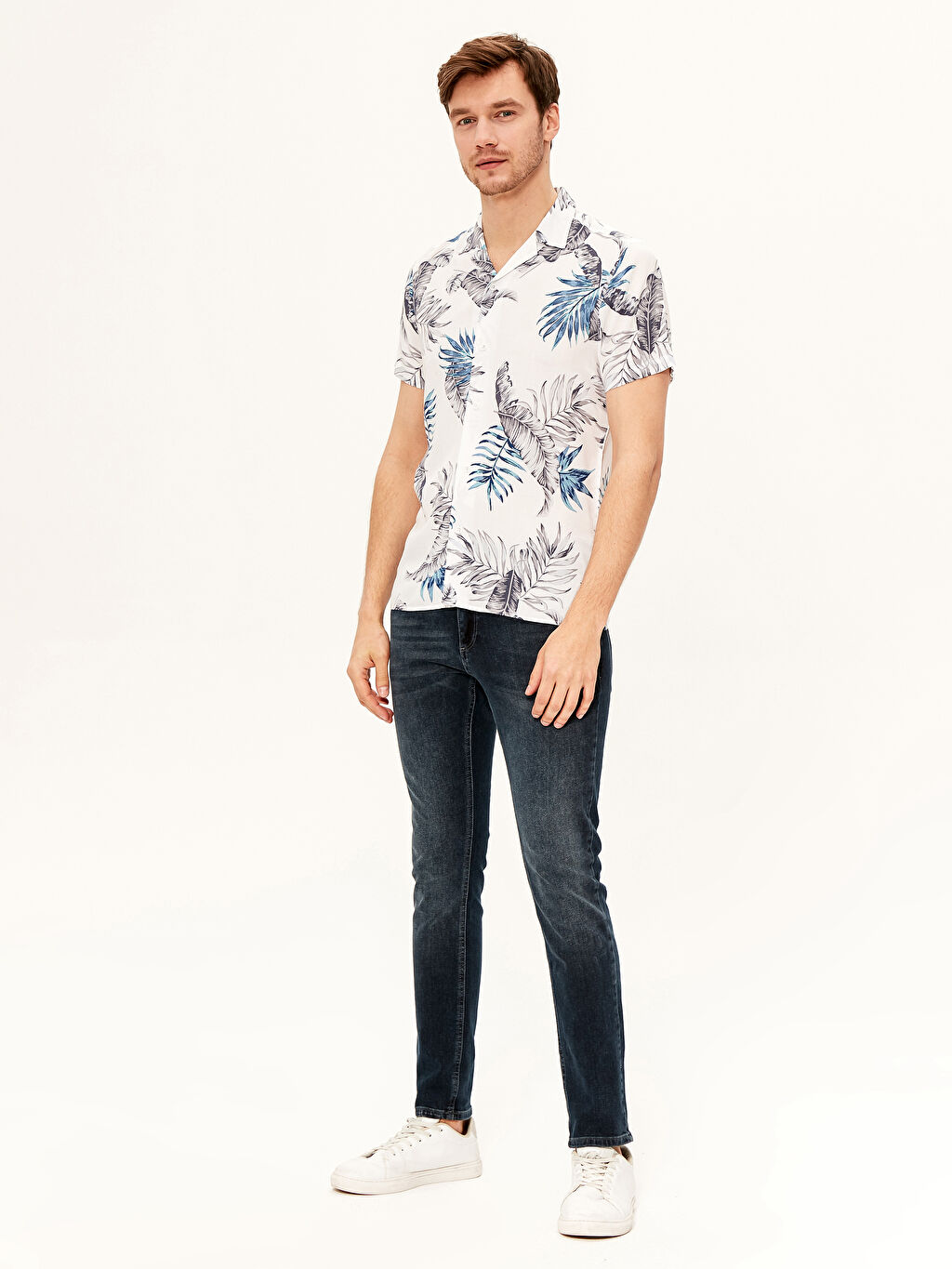 Beyaz Slim Fit Desenli Viskon Gomlek Lc Waikiki