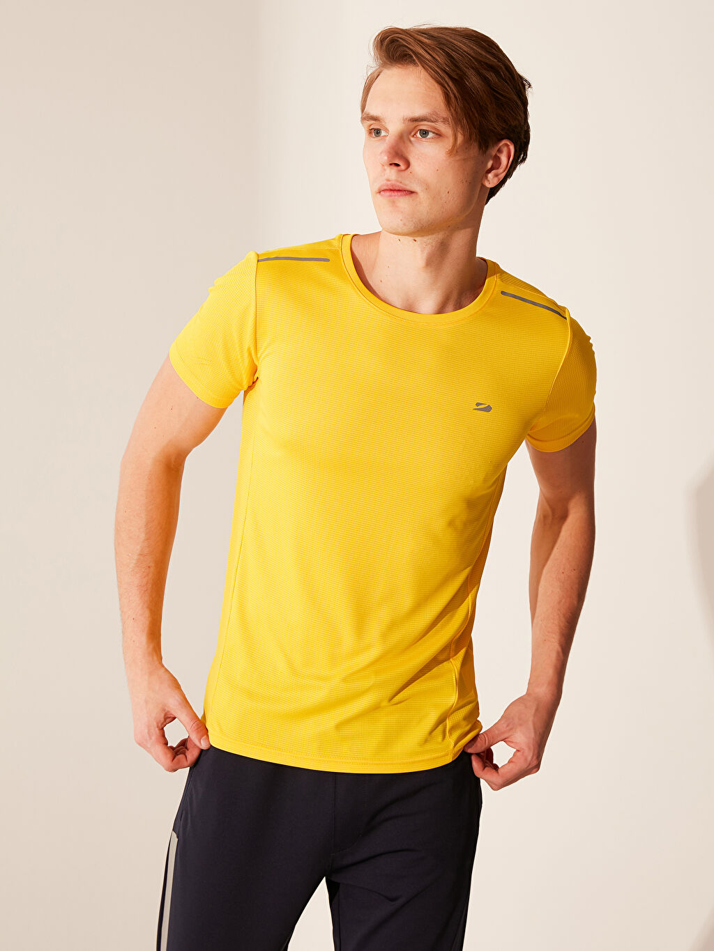 Sari Bisiklet Yaka Aktif Spor Tisort Lc Waikiki