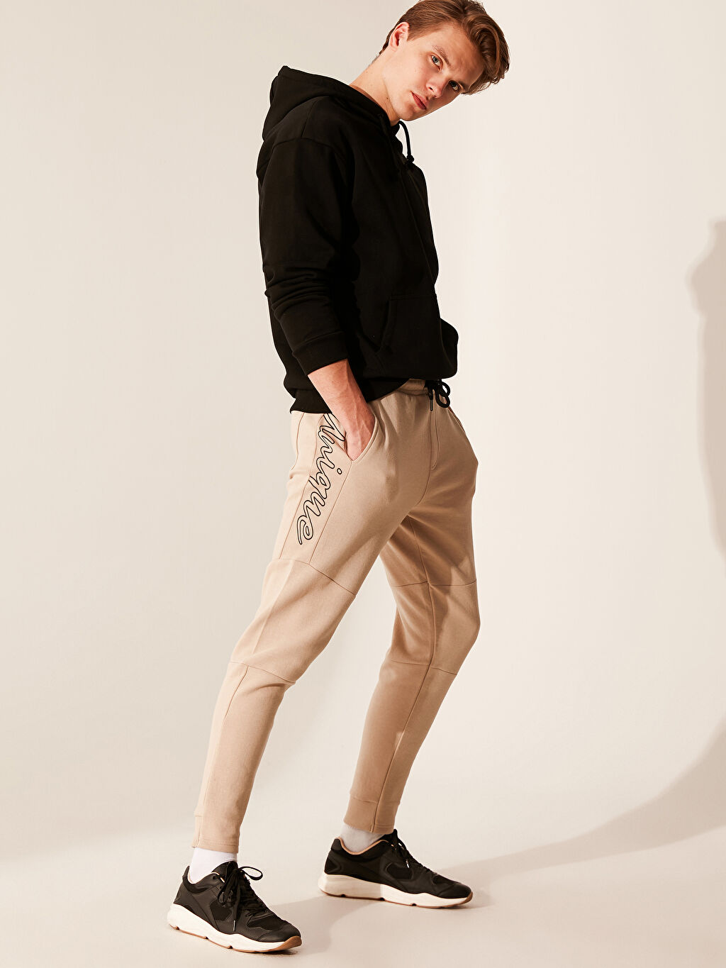 Bej Standart Kalip Jogger Esofman Alti Lc Waikiki