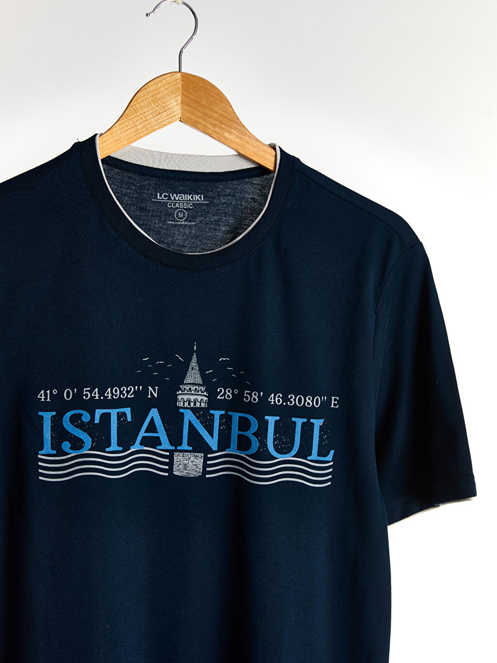 Lacivert Istanbul Temali Bisiklet Yaka Tisort Lc Waikiki