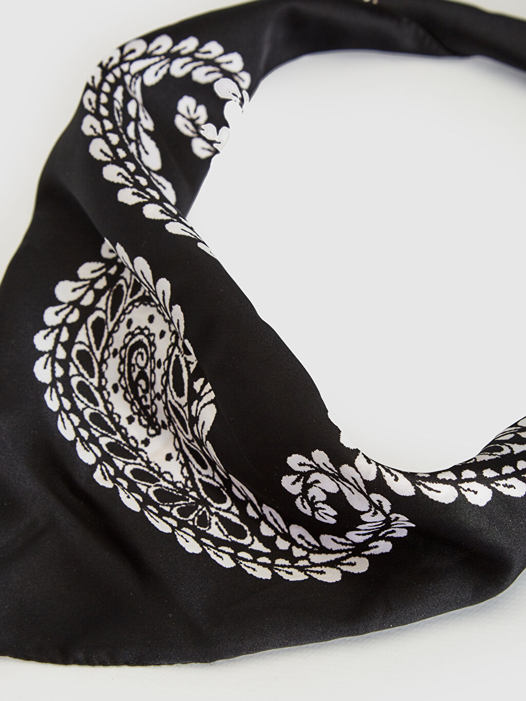 Siyah Desenli Bandana Lc Waikiki