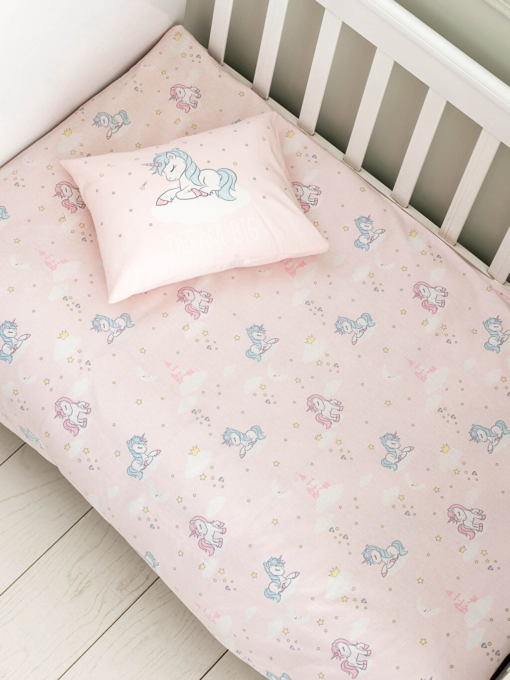 Çok Renkli Baskılı Dokuma Bebek Nevresim Takımı LC Waikiki Çok Renkli Baskılı Dokuma Bebek Nevresim Takımı LC Waikiki