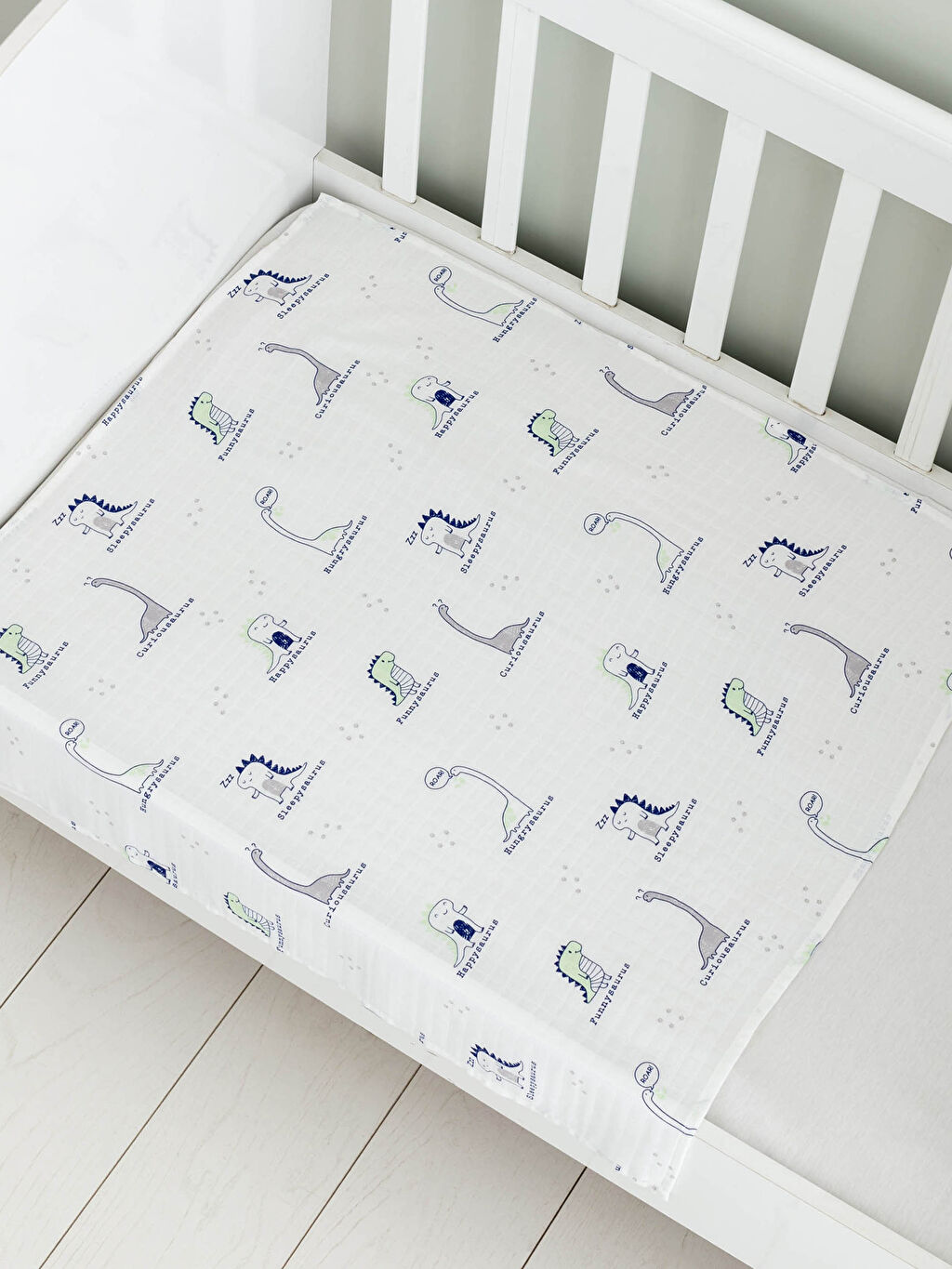 Çok Renkli Dinozor Baskılı Erkek Bebek Müslin Battaniye