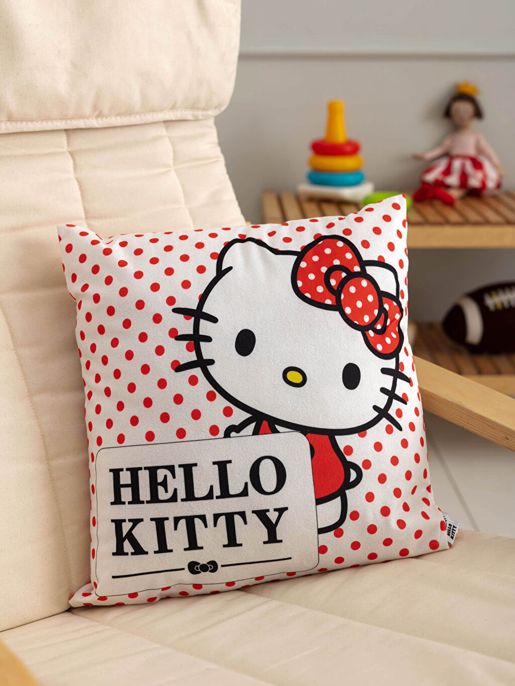 Cok Renkli Hello Kitty Lisansli Dolgulu Bebek Kirlent 40x40 Cm Lc Waikiki