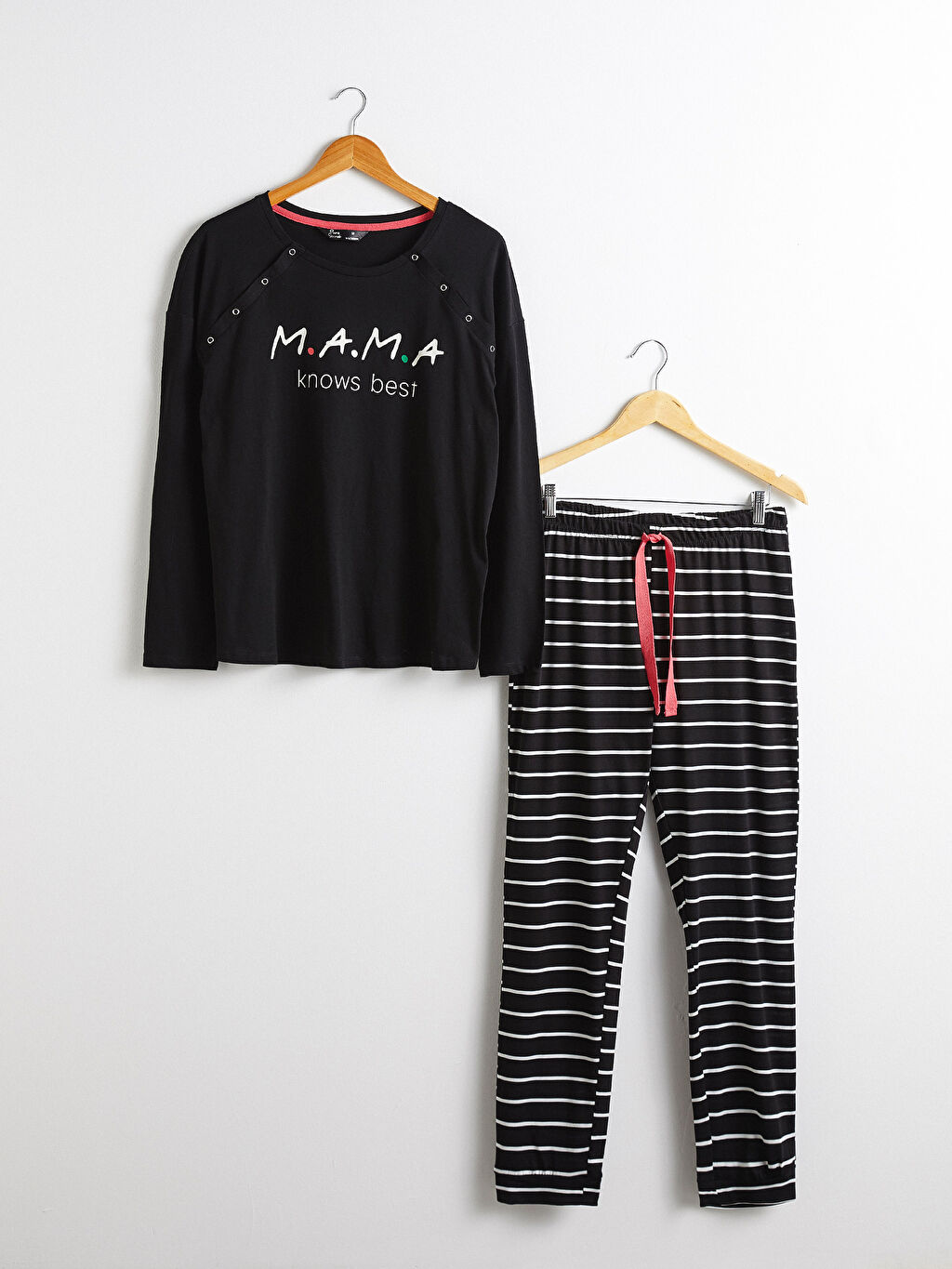 Siyah Fonksiyonel Yaka Detayli Pamuklu Hamile Pijama Takimi Lc Waikiki
