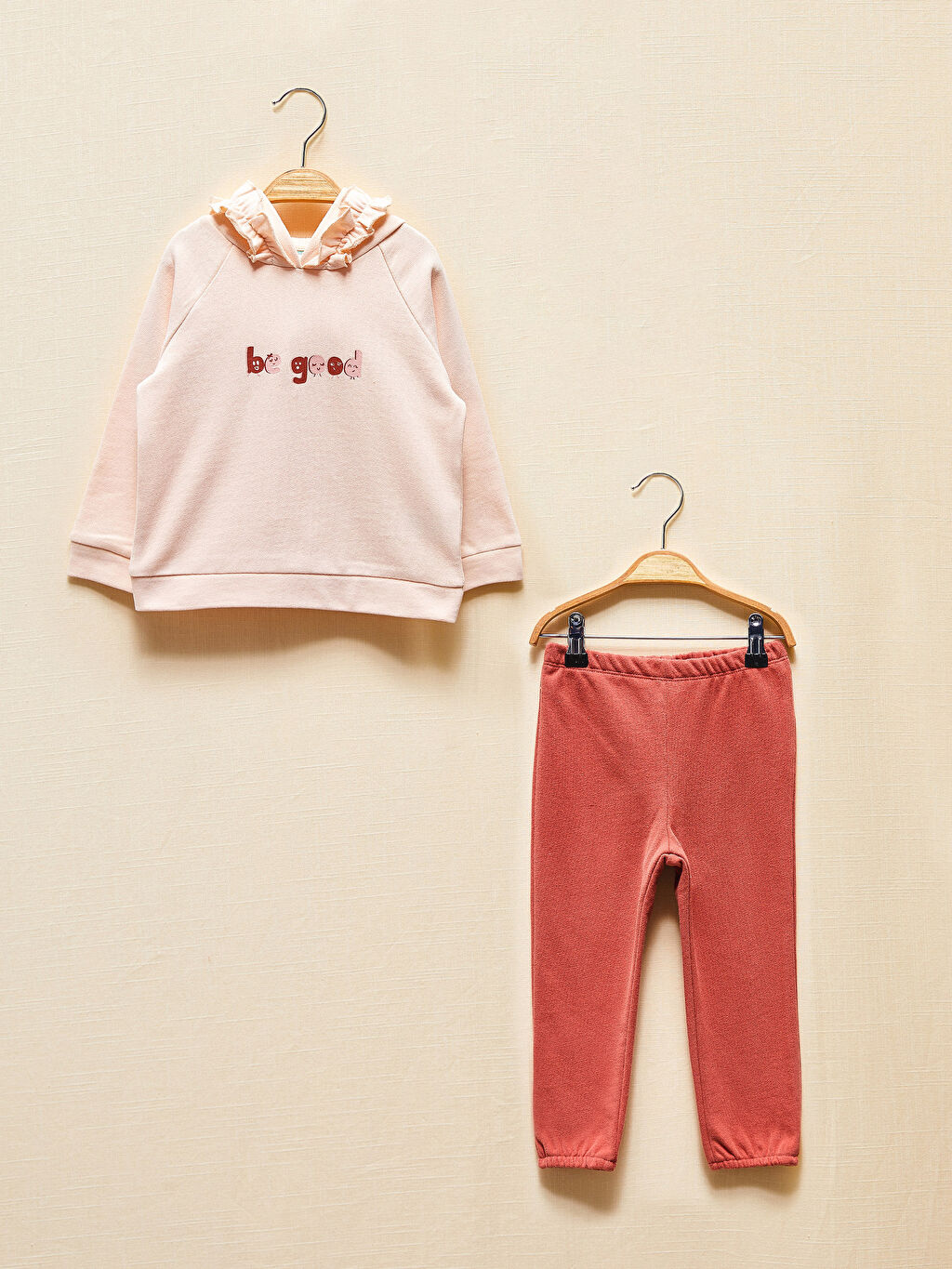 Bej LCW GREEN Kız Bebek Organik Sweatshirt ve Pantolon LC Waikiki