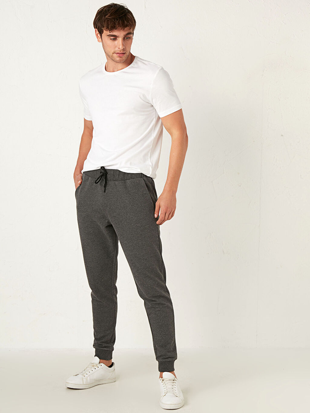 Antrasit Dar Kalip Jogger Esofman Alti Lc Waikiki