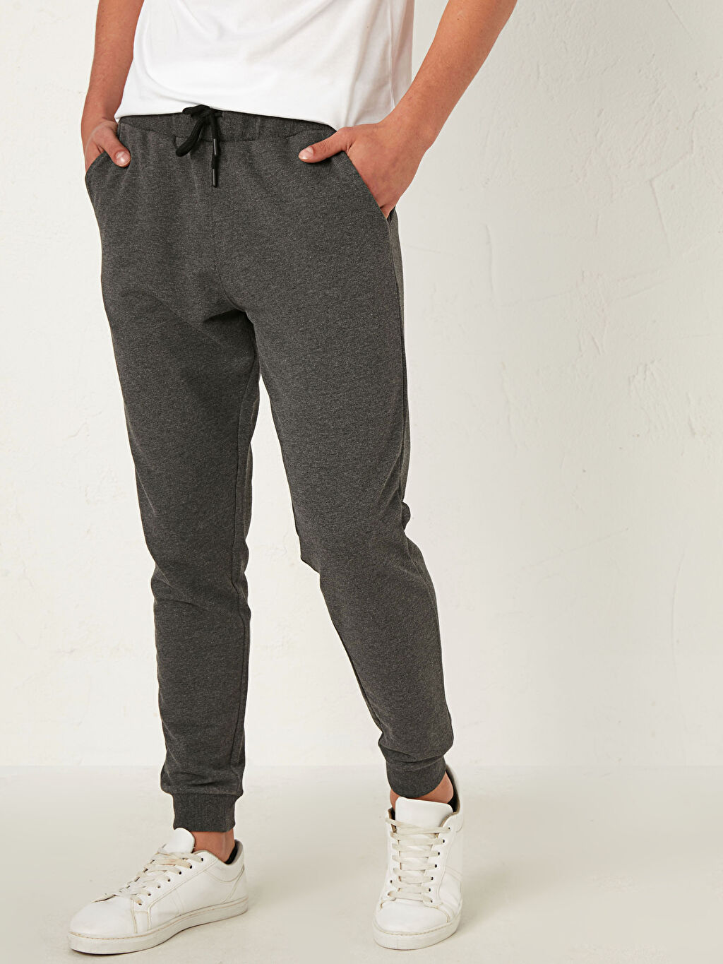 Antrasit Dar Kalip Jogger Esofman Alti Lc Waikiki