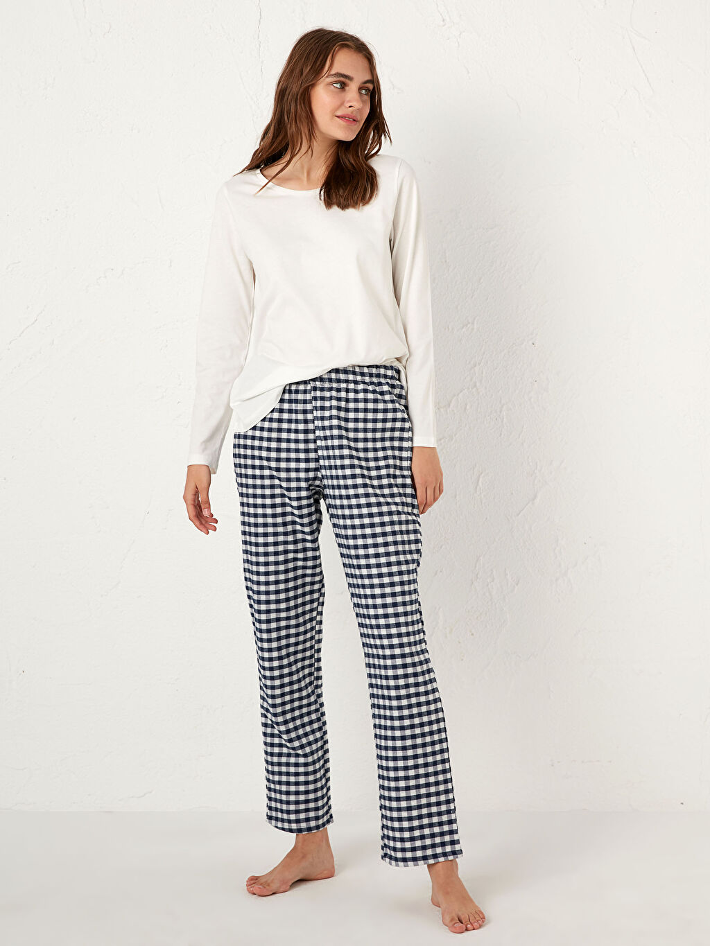 Lacivert Ekose Detayli Pijama Takimi Lc Waikiki