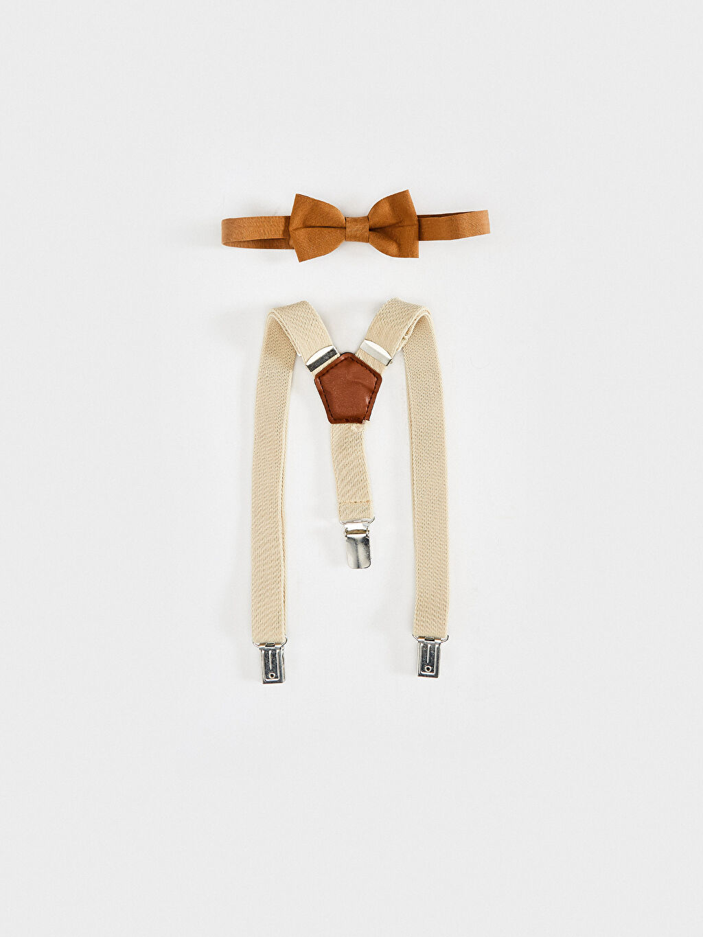 Kahverengi Erkek Bebek Papyon ve Pantolon Askısı LC Waikiki Kahverengi Erkek Bebek Papyon ve Pantolon Askısı LC Waikiki