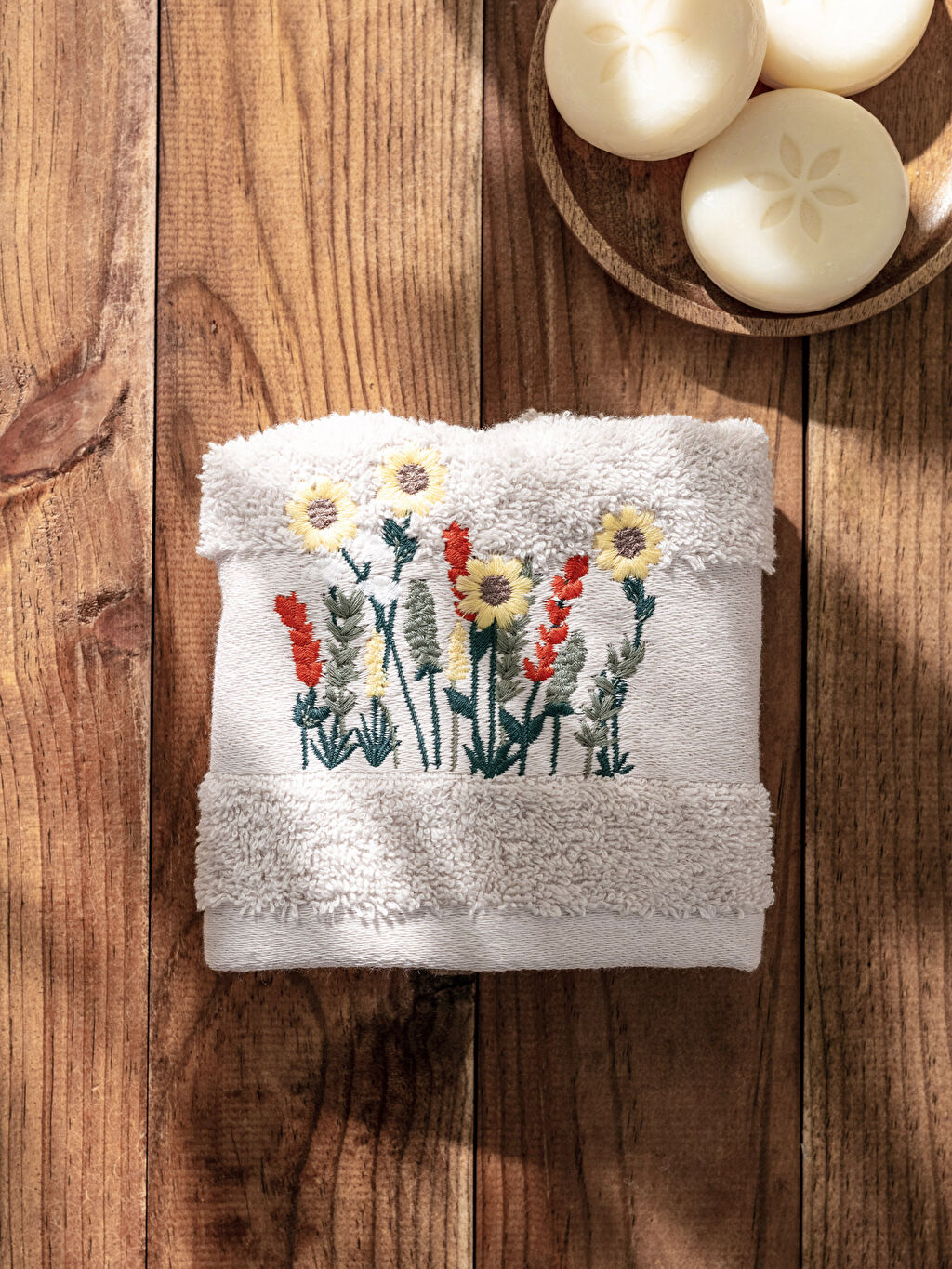 Sunflower Embroidered Hand Towel 30x50 Cm W2GH86Z8CV5 W2GH86Z8CV5