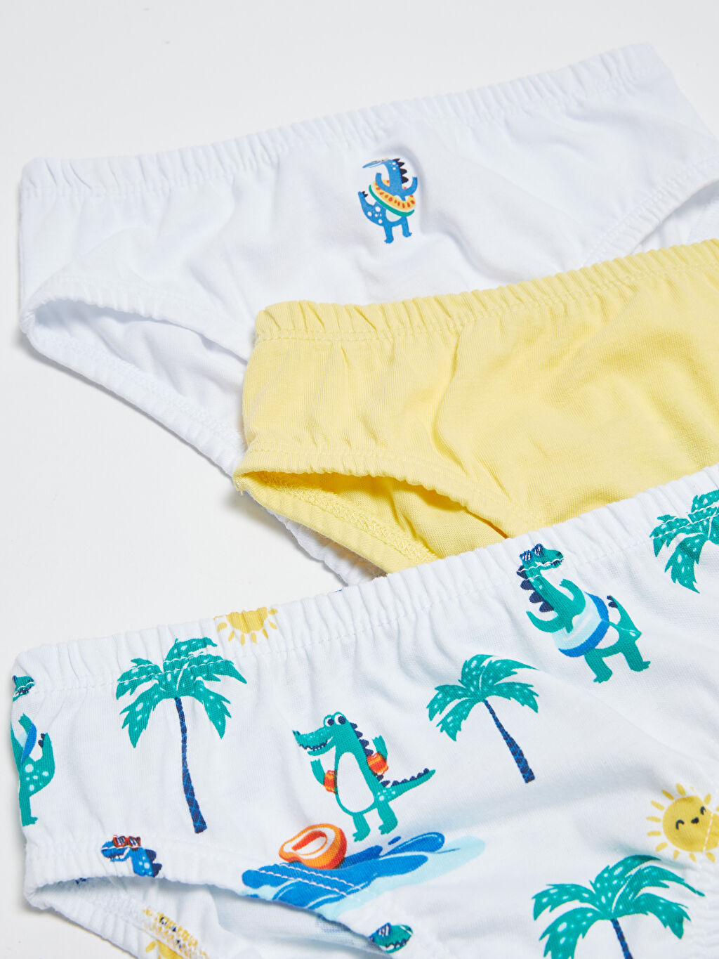 Beyaz Beli Lastikli Baskılı Pamuklu Erkek Bebek Külot 3�lü