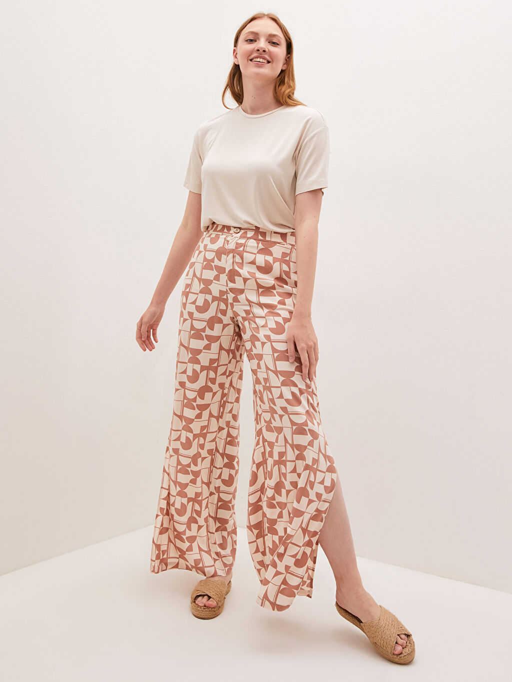 Bej Lcw Casual Desenli Standart Fit Genis Paca Yirtmac Detayli Kadin Pantolon Lc Waikiki