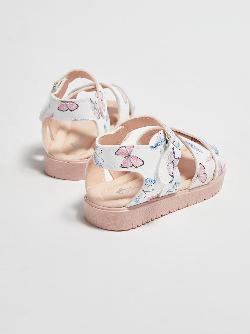 Beyaz Deri Görünümlü Çapraz Bantlı Kız Bebek Sandalet LC