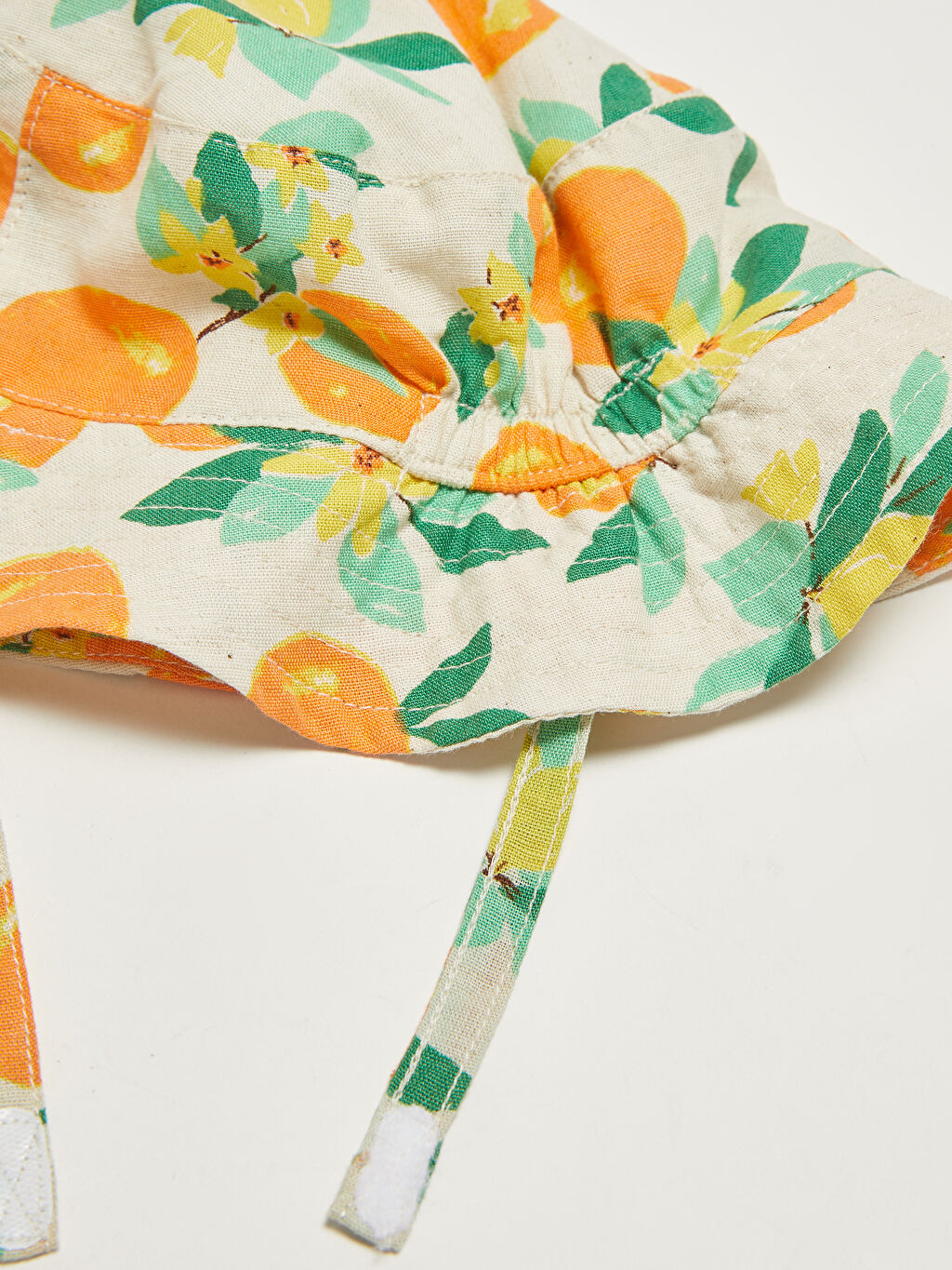 Ekru Desenli Kız Bebek Kova Şapka LC Waikiki