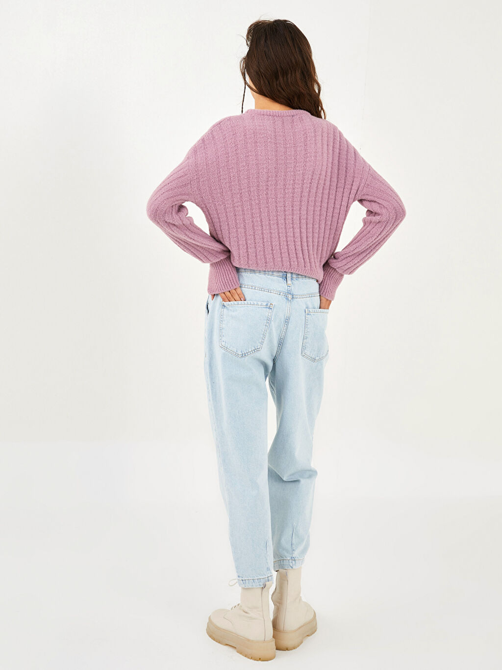 Женские джинсы с карманами обычной посадки -W1J347Z8-K9M