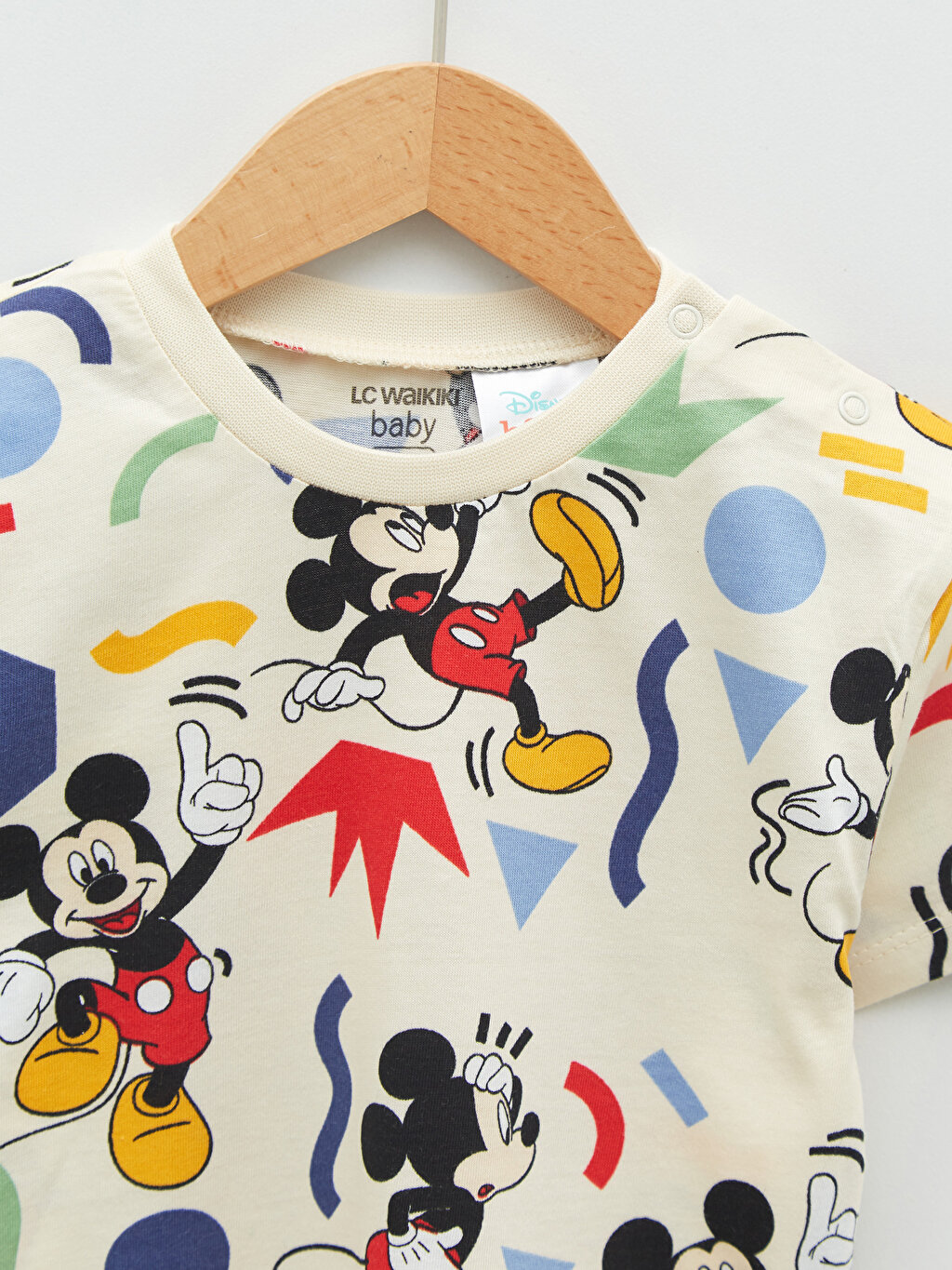 Crew Neck Short Sleeve Mickey Mouse Printed Baby Boy T-Shirt and Shorts  2-Piece Set -S21578Z1-KXP - S21578Z1-KXP - LC Waikiki
