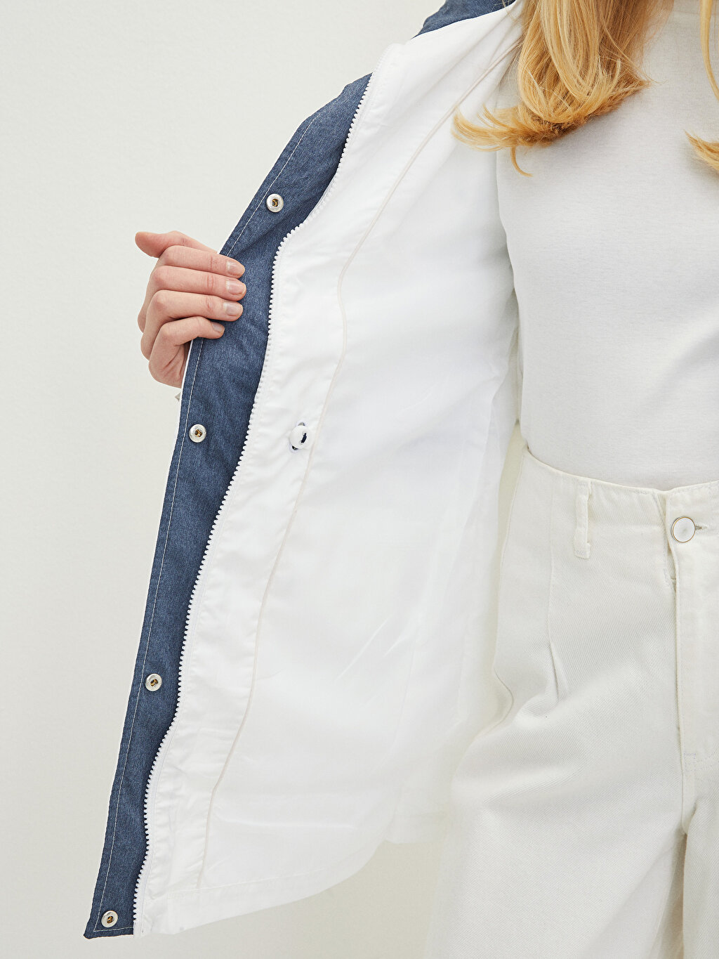 Hooded Straight Pocket Detailed Long Sleeve Women's Raincoat -S22069Z8-J5E  - S22069Z8-J5E - LC Waikiki