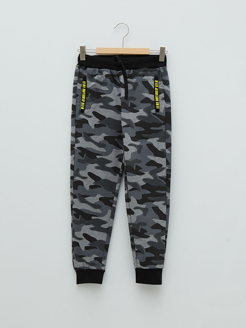 hollister camo sweatpants