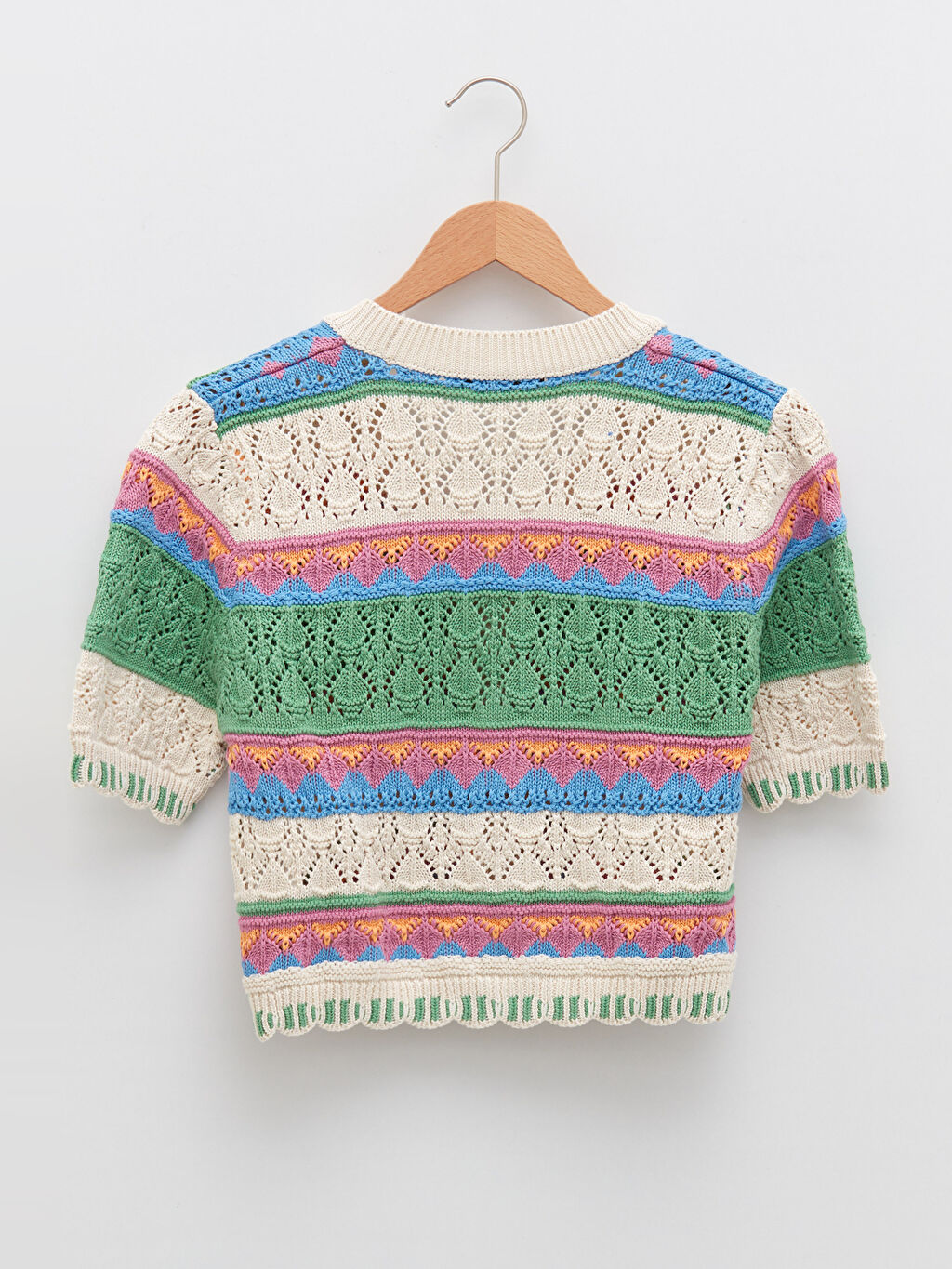 ethnic cropped knitwear