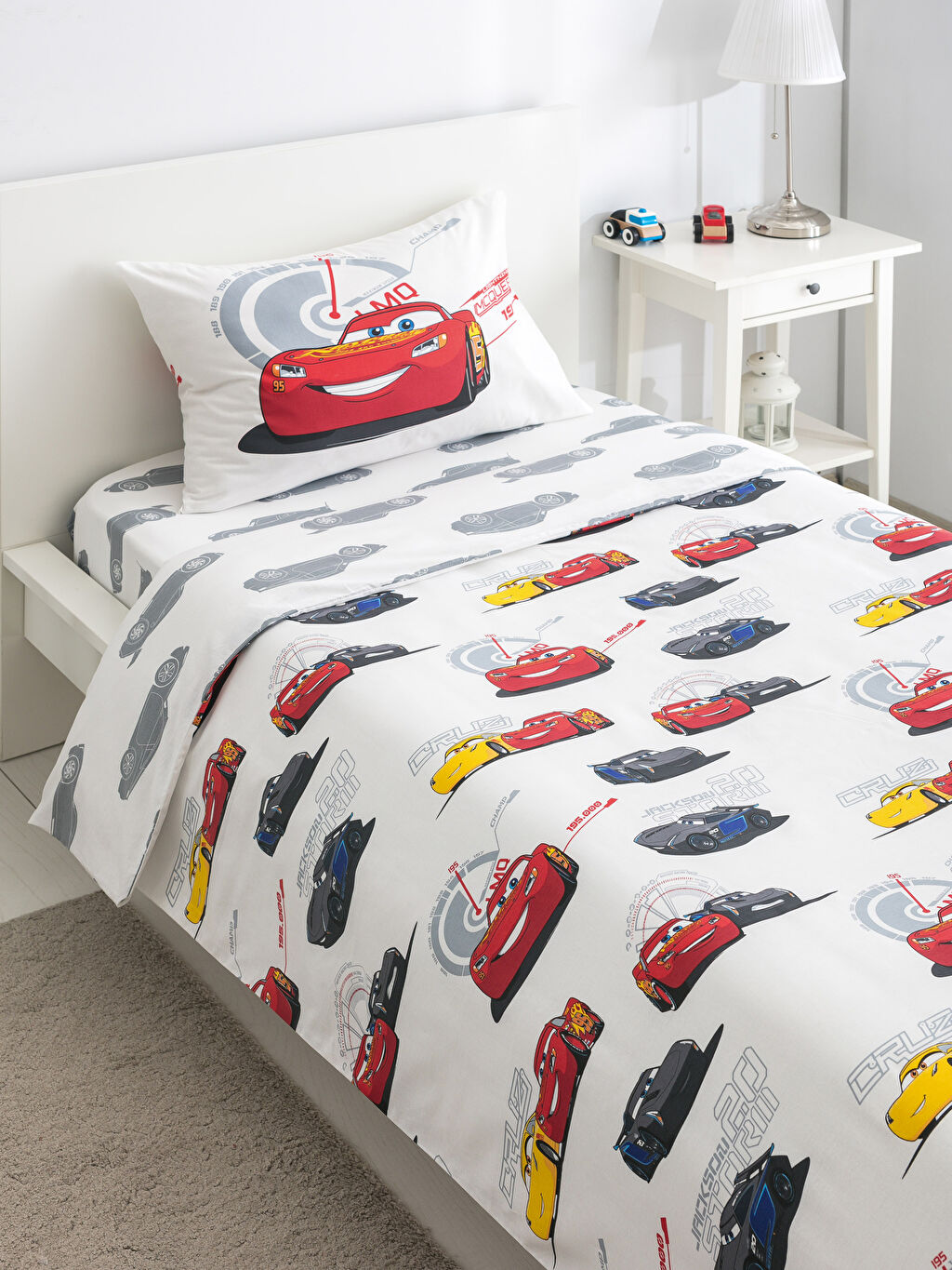 Kırmızı Tek Kişilik Arabalar Nevresim Takımı LC Waikiki