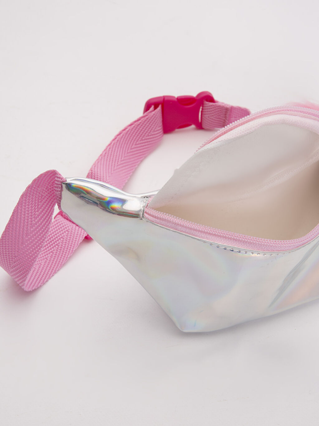 Gri Kız Bebek Parlak Görünümlü Bel Çantası LC Waikiki