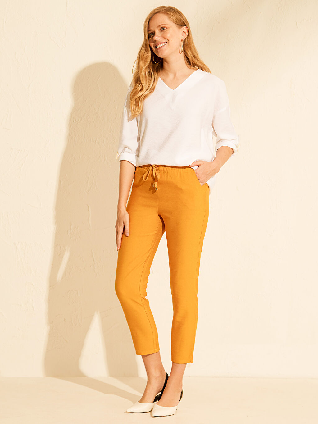 Sarı Yüksek Bel Keten Görünümlü Havuç Pantolon LC Waikiki