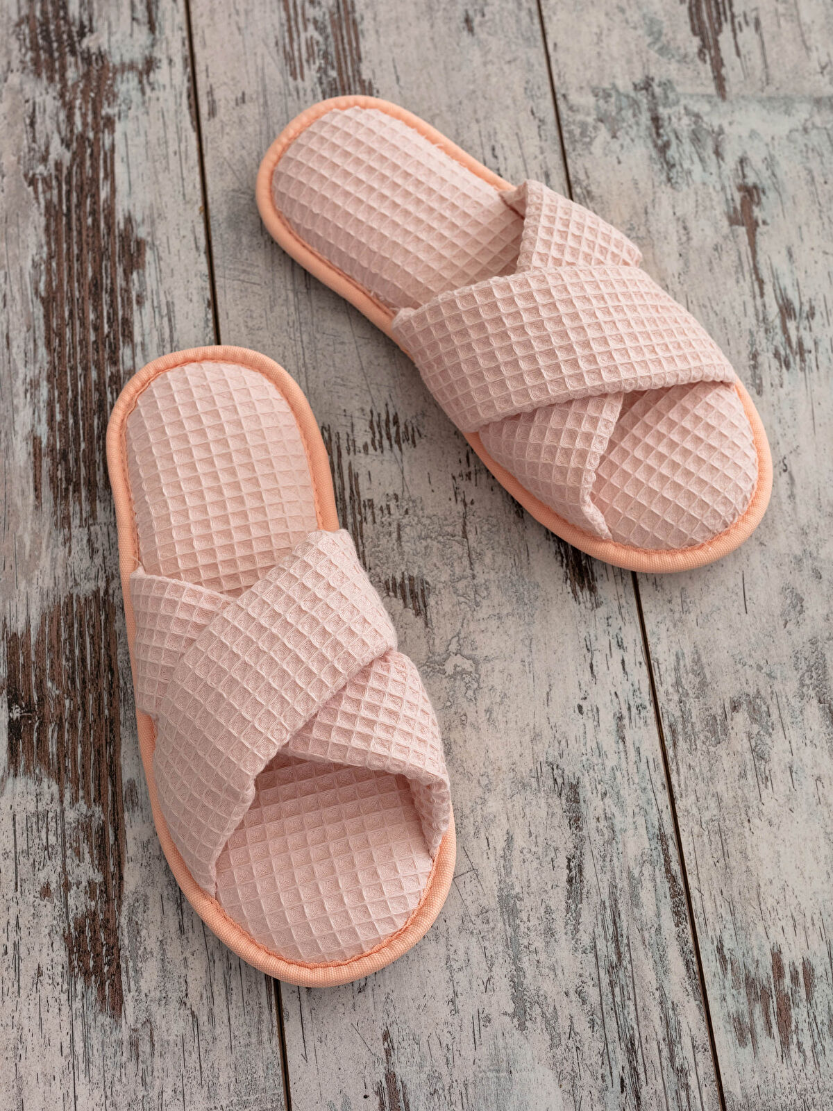 Pembe Çapraz Bantlı Kadın Ev Terliği LC Waikiki