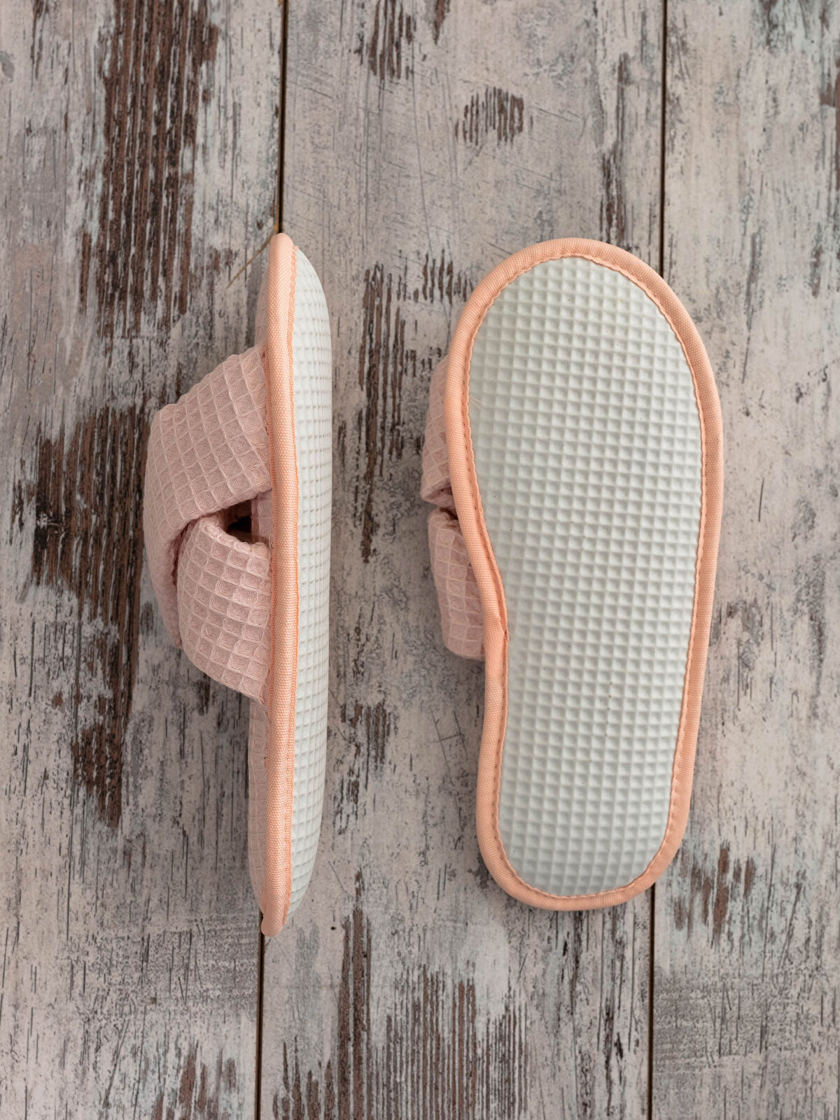 Pembe Çapraz Bantlı Kadın Ev Terliği LC Waikiki