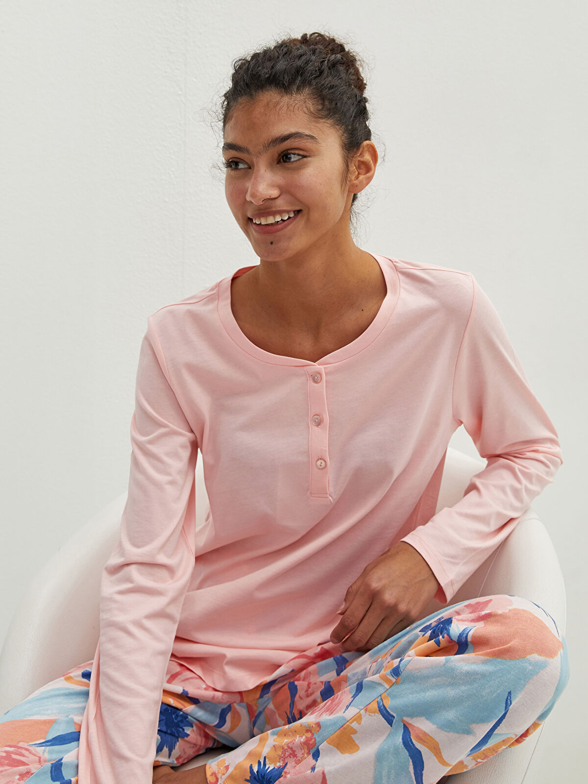 Pembe Bisiklet Yaka Dugme Detayli Uzun Kollu Kadin Pijama Takimi Lc Waikiki