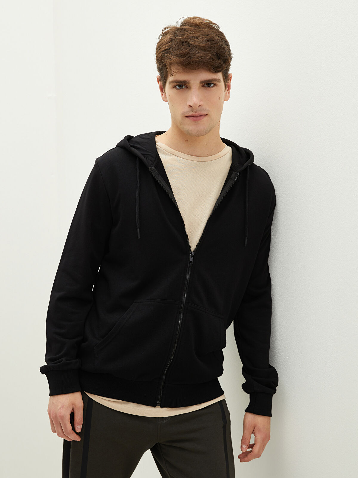 Siyah LCW CASUAL Kapüşonlu Fermuarlı Erkek Sweatshirt LC