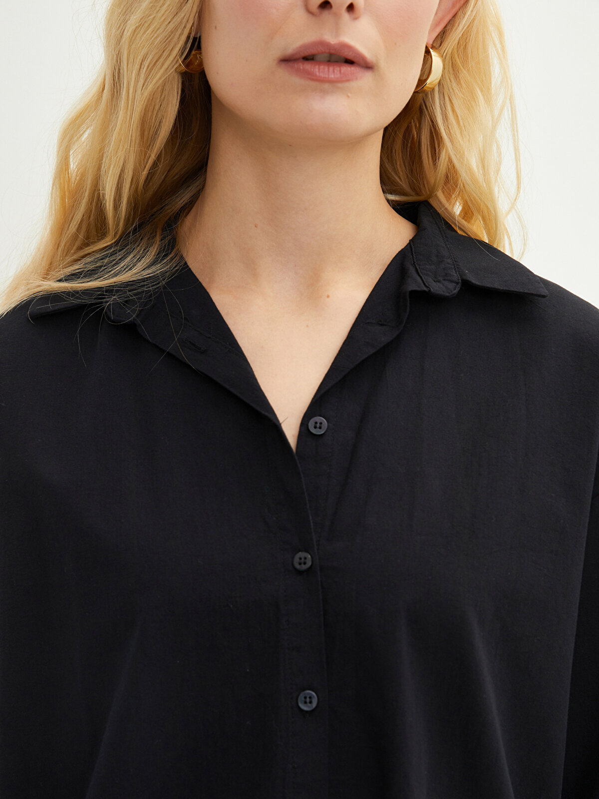 Siyah Önden Düğme Kapamalı Düz Uzun Kollu Poplin Kadın Gömlek