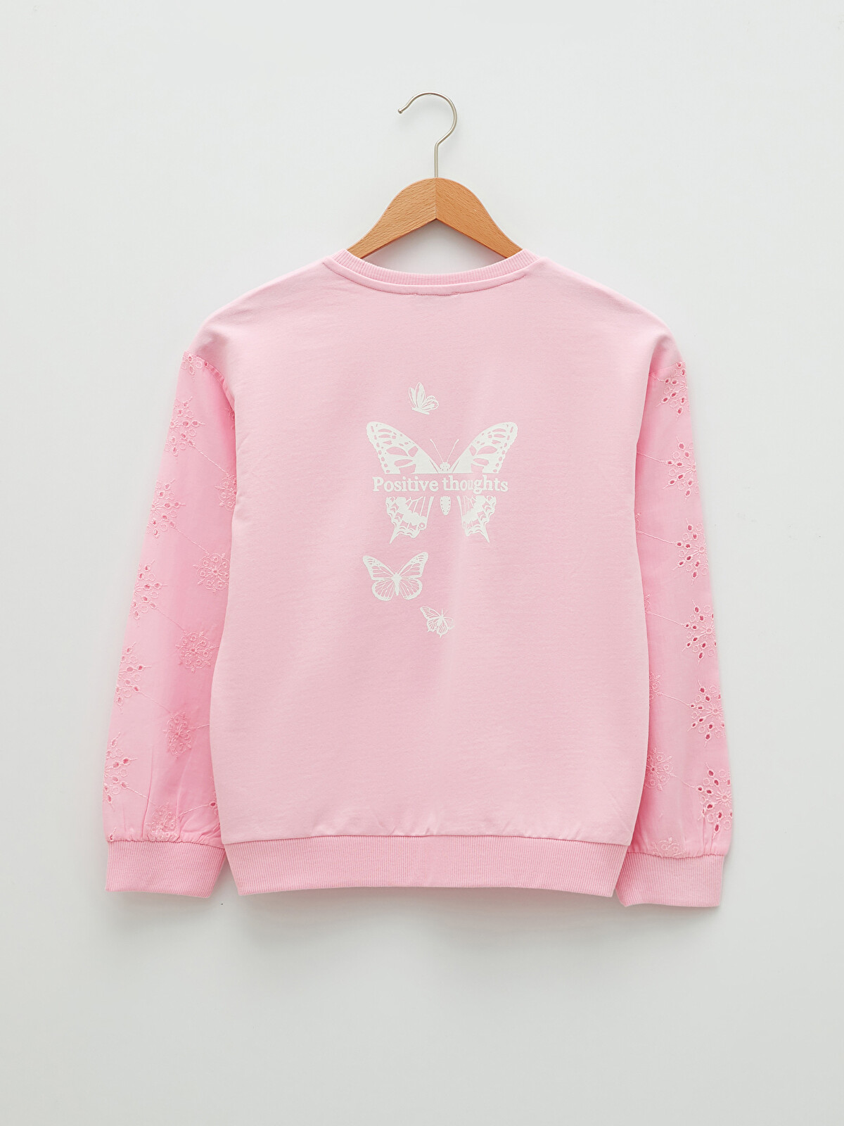 Crew Neck Embroidery Detailed Long Sleeve Girl S Sweatshirt S2abz4 G7h S2abz4 G7h Lc Waikiki Crew Neck Embroidery Detailed Long Sleeve Girl S Sweatshirt S2abz4 G7h S2abz4 G7h Lc Waikiki