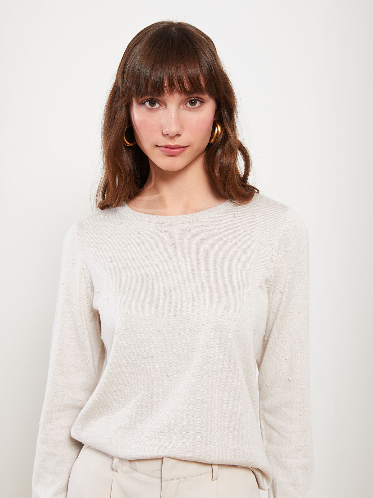 Женский трикотажный свитер с круглым вырезом и длинными рукавами ...