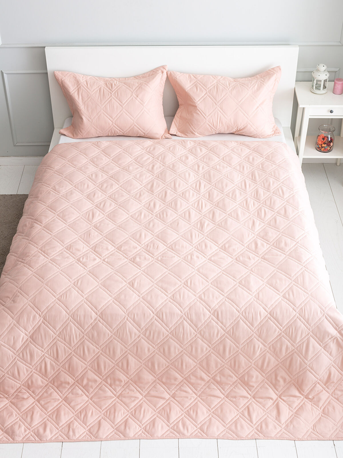 Pembe Pembe Çift Kişilik Kapitoneli Yatak Örtüsü Seti LC